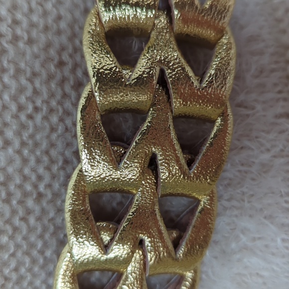 Faux Leather Metallic Gold Tone Cut Out Belt with Buckle SM Gold - Picture 6 of 16